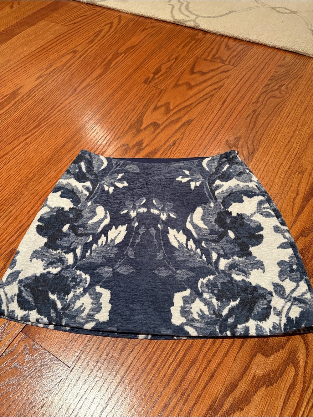 Tuckernuck indigo reflection skirt small S blue white
